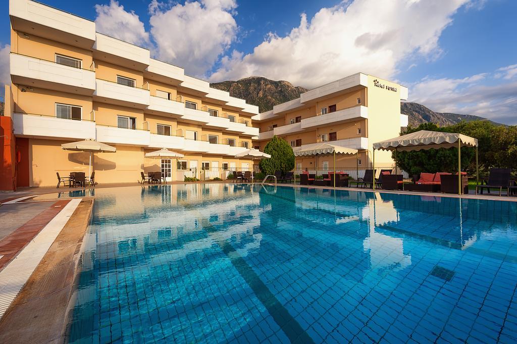 Hotel Fotini Kalamata Bagian luar foto